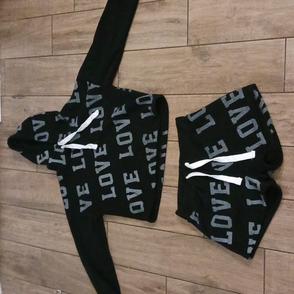 2B Free 2-Piece of Hoodie & Shorts